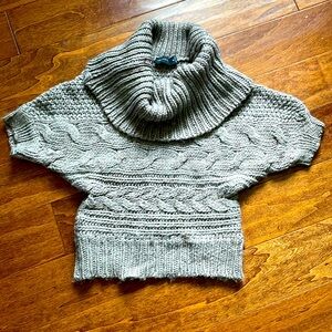 The Limited XS Short sleeve Sweater